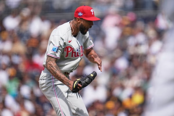 Sánchez sets Phillies franchise record by extending scoreless streak in win over Padres