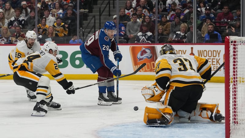 MacKinnon has goal, three assists, Lehkonen scores twice as Avs beat Penguins