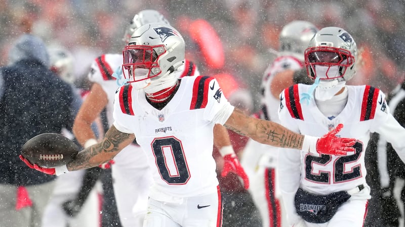 Kraft: Patriots' Gonzalez has offer to be 'highest-paid' CB ever