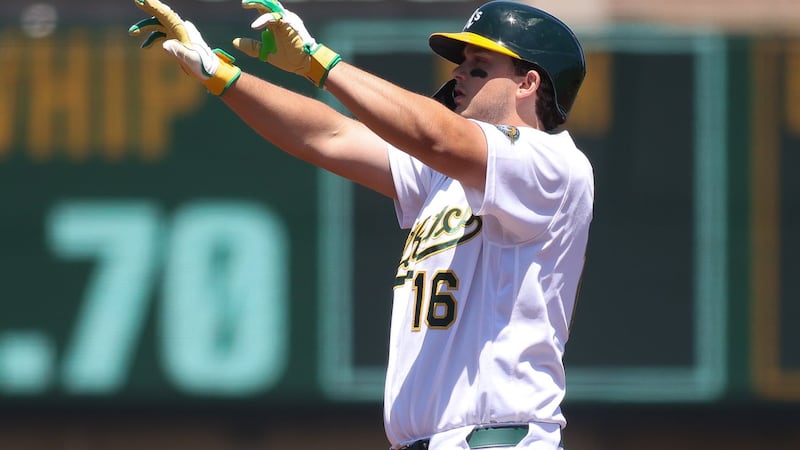 Kurtz draws walk for 19th game in row, A’s beat Royals