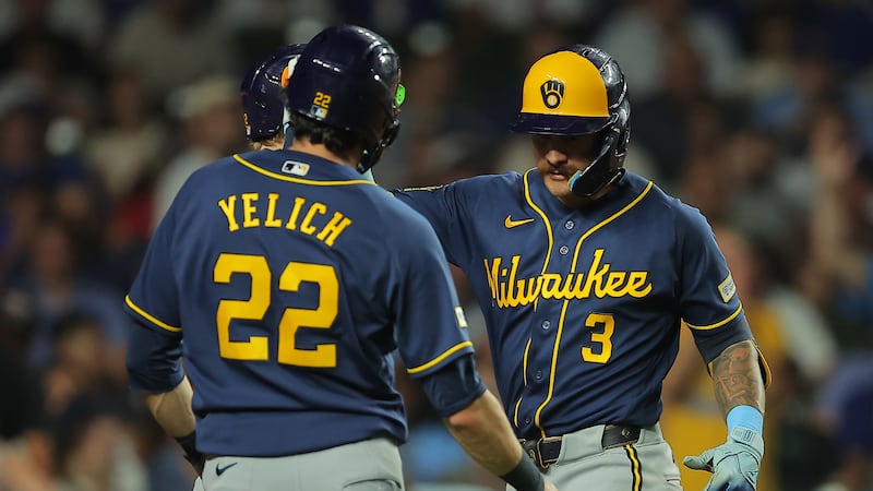 Brewers beat Cubs to build on MLB’s best record