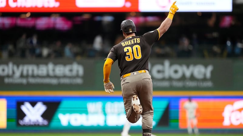 Sheets’ three-run homer in ninth lifts Padres over Brewers
