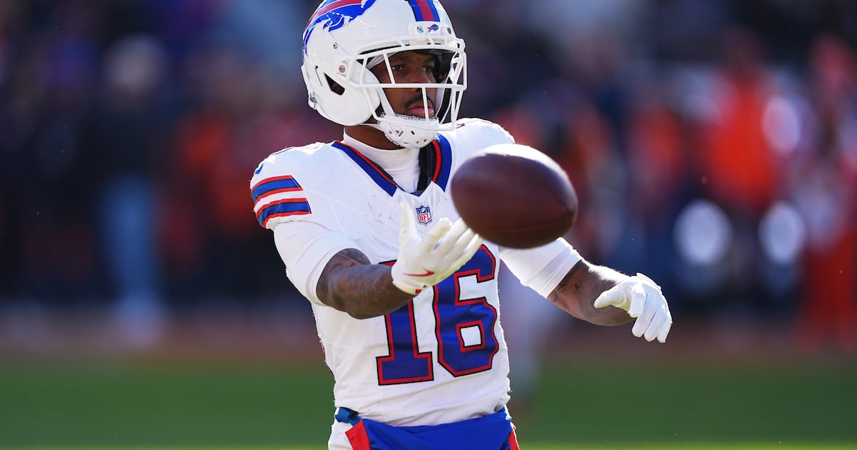 Photo: tsn.ca Buffalo Bills wide receiver Mecole Hardman Jr. warms up before an NFL divisional round playoff football game against the