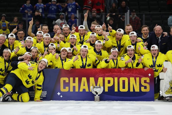 Sweden holds off Czechia to capture first gold medal at World Juniors since 2012