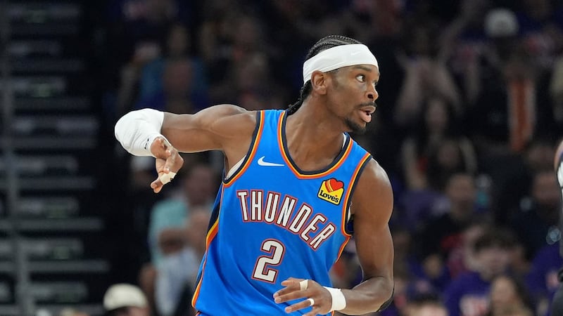 Gilgeous-Alexander scores 42, Thunder beat Suns to take 3-0 series lead