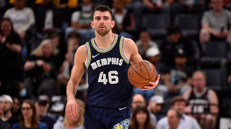 Knicks add free agent Konchar on one-year deal