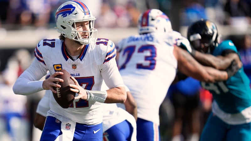 Allen is voted the NFL’s top quarterback by AP writers