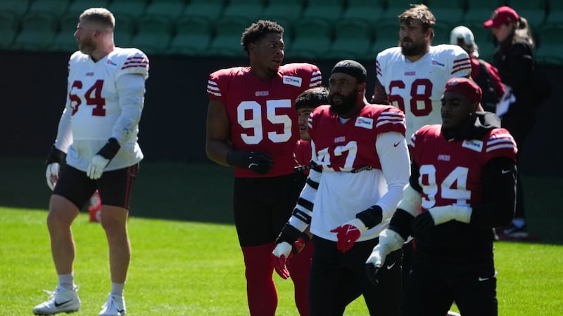 49ers DT Collins out for season after injuring knee in Melbourne