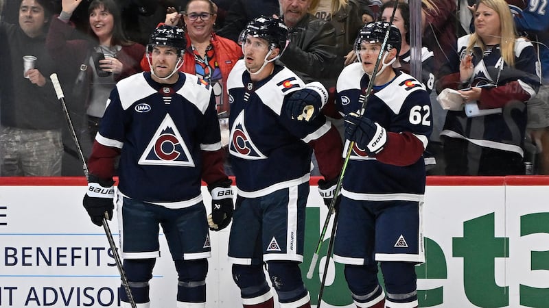 Necas and Roy score quick goals as Avalanche rout Blues