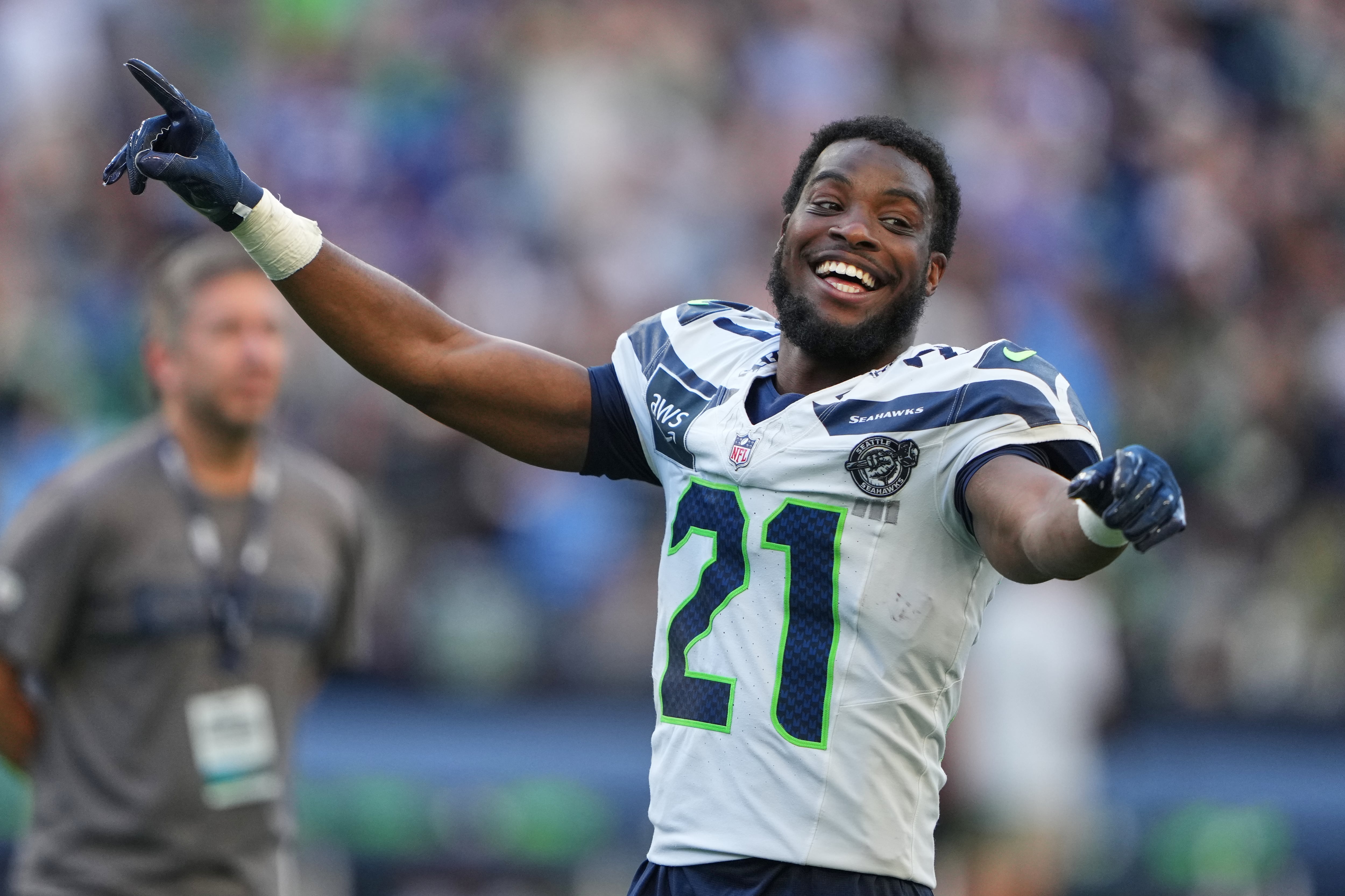 Report : Seattle Seahawks , CB Devon Witherspoon agree to 4 - year , $132M deal