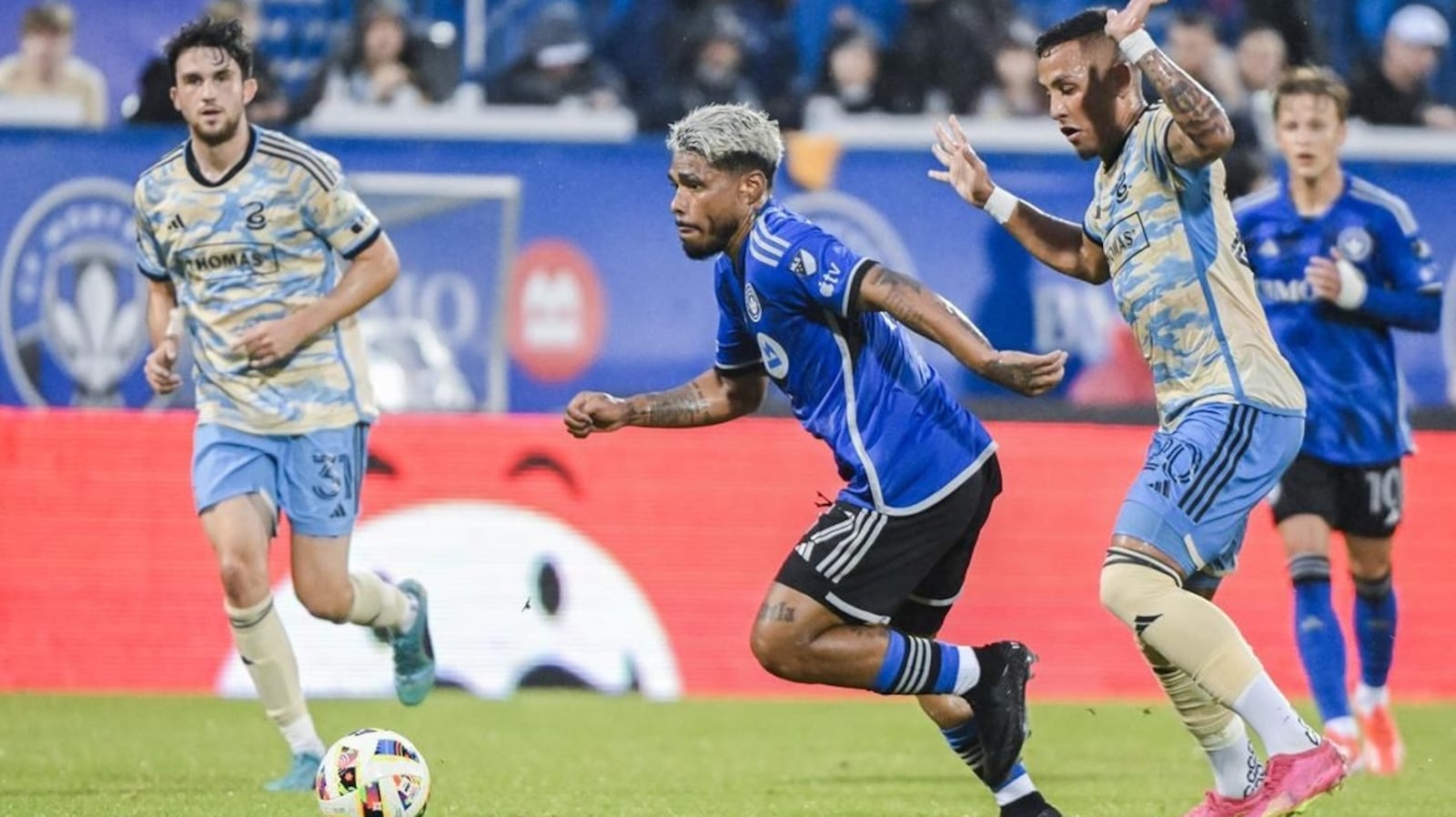 Pair of late goals help CF Montreal defeat Philadelphia Union