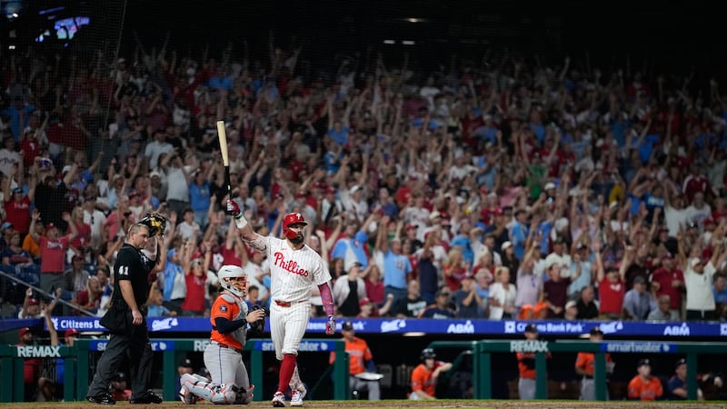 Schwarber hits grand slam for 44th homer in Phillies win over Astros