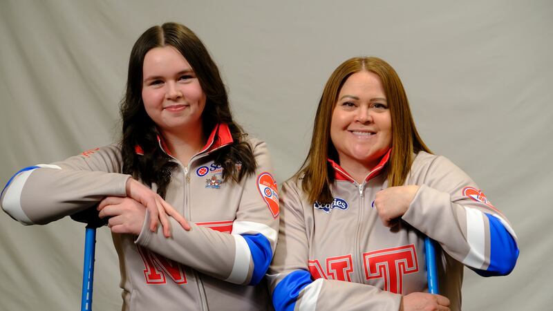 Galusha, Scharf soaking up Scotties experience with teenaged daughters