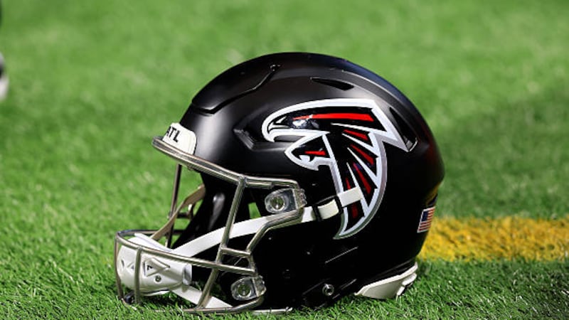 Falcons acquire OT Morris in trade with Chiefs, sources say