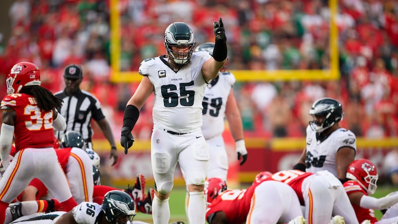 Eagles’ All-Pro tackle Johnson announces retirement