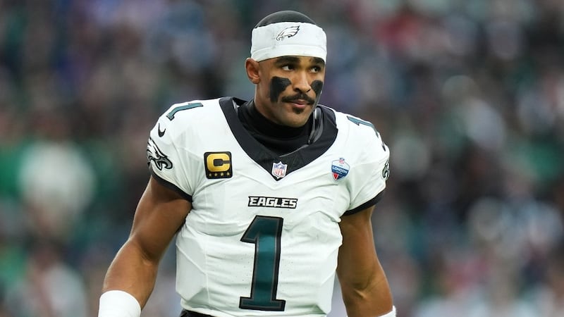 Eagles QB Hurts joins list of athletes diagnosed with blood clots