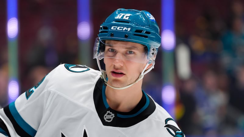 Senators acquire F Eklund, two prospects from Sharks for 2026 No. 9 pick