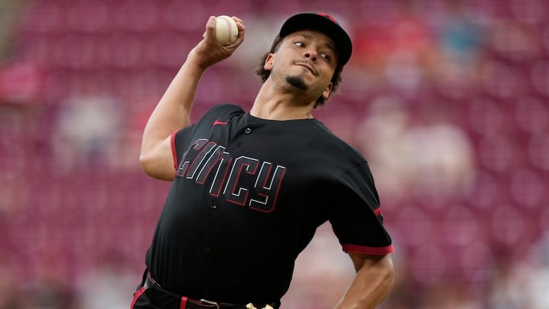 Burns outduels Alcantara in Reds’ win over Marlins