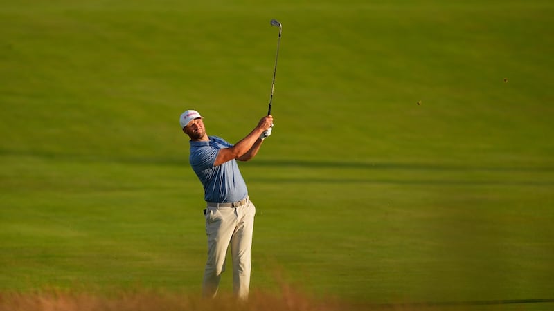 Clark builds 4-shot lead before U.S. Open play suspended