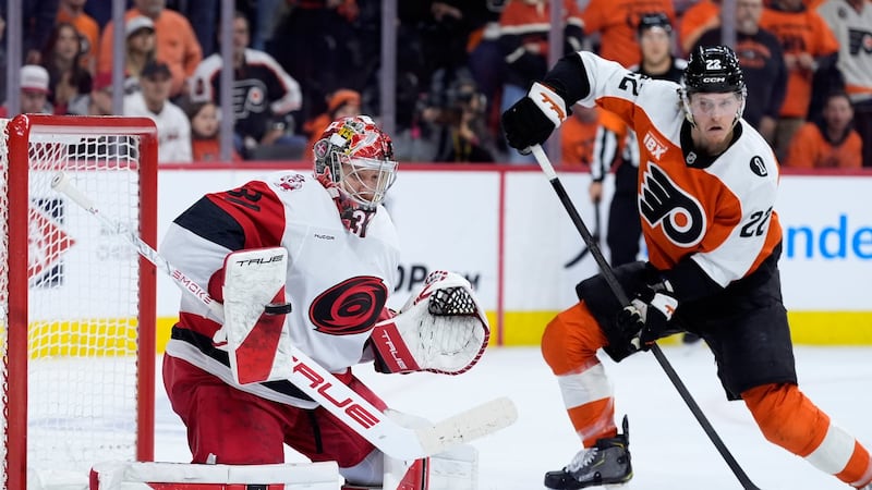 FOLLOW LIVE: Hurricanes vs. Flyers - Game 4