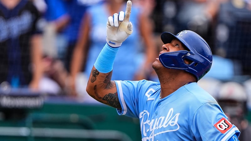 Perez ties franchise home run record with his 317th as Royals beat Giants