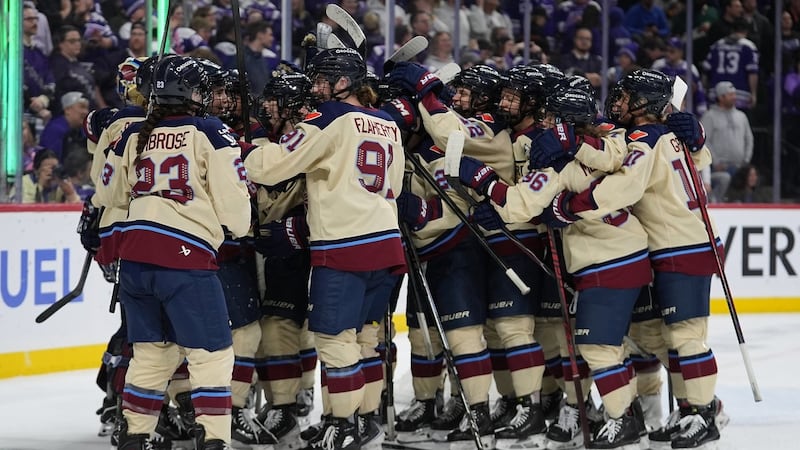 Flaherty, Scamurra score 24 seconds apart as Victoire beat Frost to take 2-1 series lead