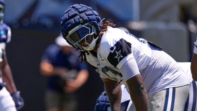 Cowboys cut short battle for LT, give Guyton first-team reps