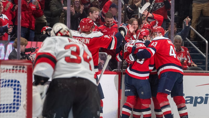 Leonard scores highlight-reel goal, leads Capitals over Devils