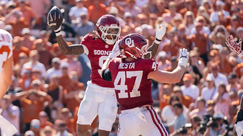 Oklahoma upsets No. 1 Texas on Sandell’s game-ending 47-yard field goal
