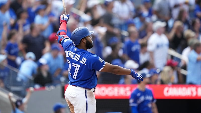 'Never felt the pressure': Guerrero has big game, first homer at Rogers Centre in win