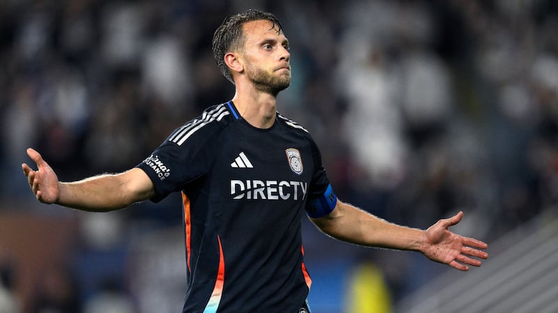 Cincinnati’s Barlow, San Diego’s Ingvartsen both score twice in wild draw