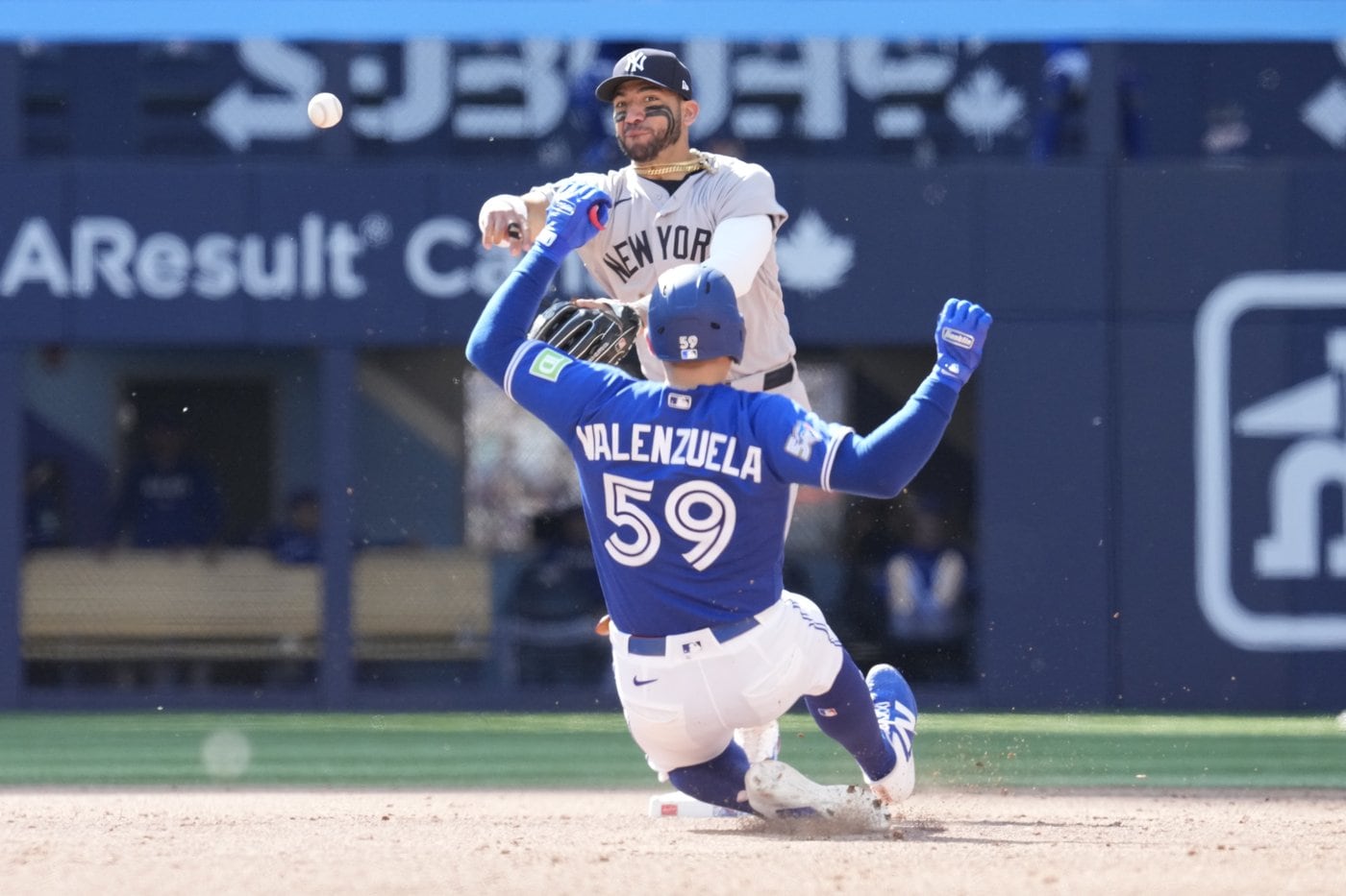 Yankees shortstop Caballero watches Panama team train for World Cup near To