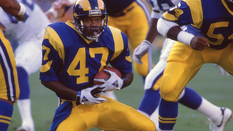 Rams great, All-Pro corner Irvin dead at 69