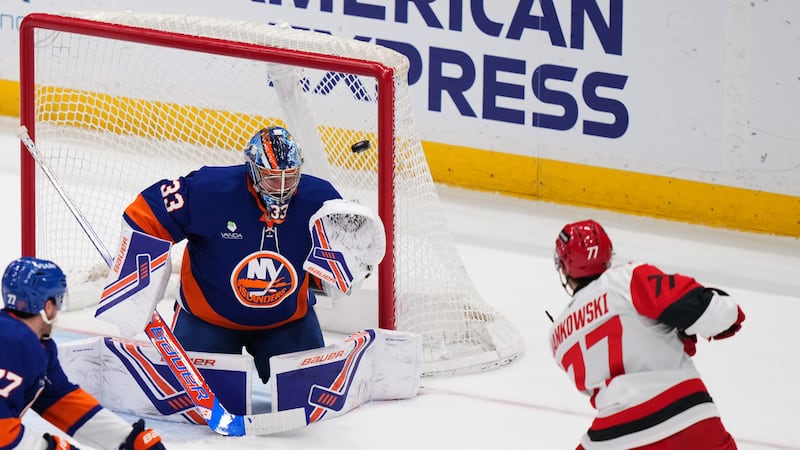 Jankowski’s third-period goal lifts Hurricanes past Islanders