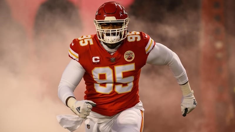 Chiefs rush to rebuild defense around veteran DT Jones