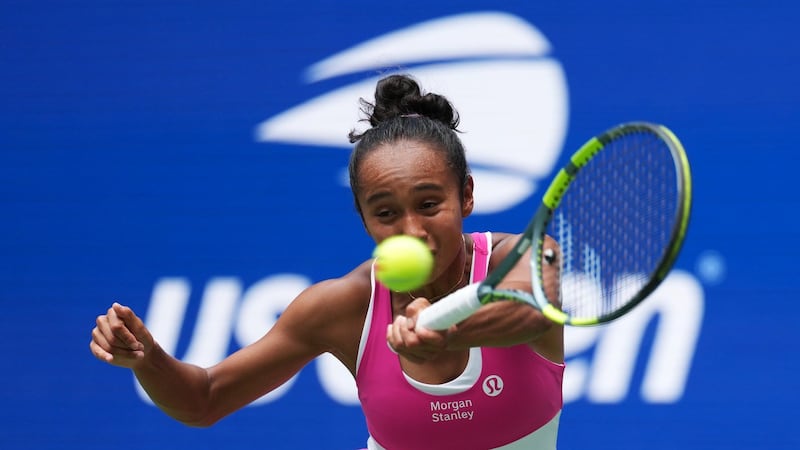 Canada's Fernandez advances to Singapore semifinals with upset of top seed Andreeva