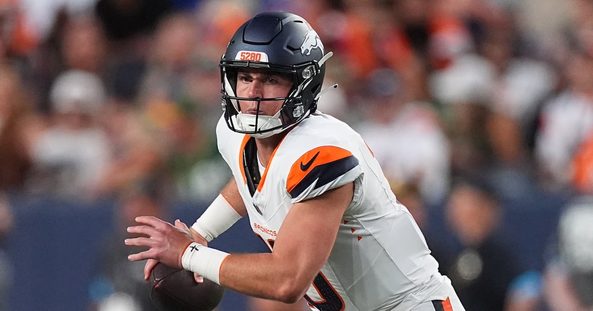 Broncos' Nix throws for TD in return from ankle injury