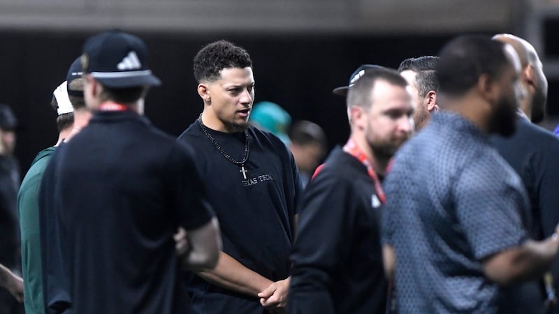Mahomes attends the start of the Chiefs' offseason program as he rehabs torn knee ligaments