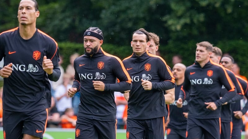 New coach Xavi leaves Depay out of the Netherlands squad for Nations League