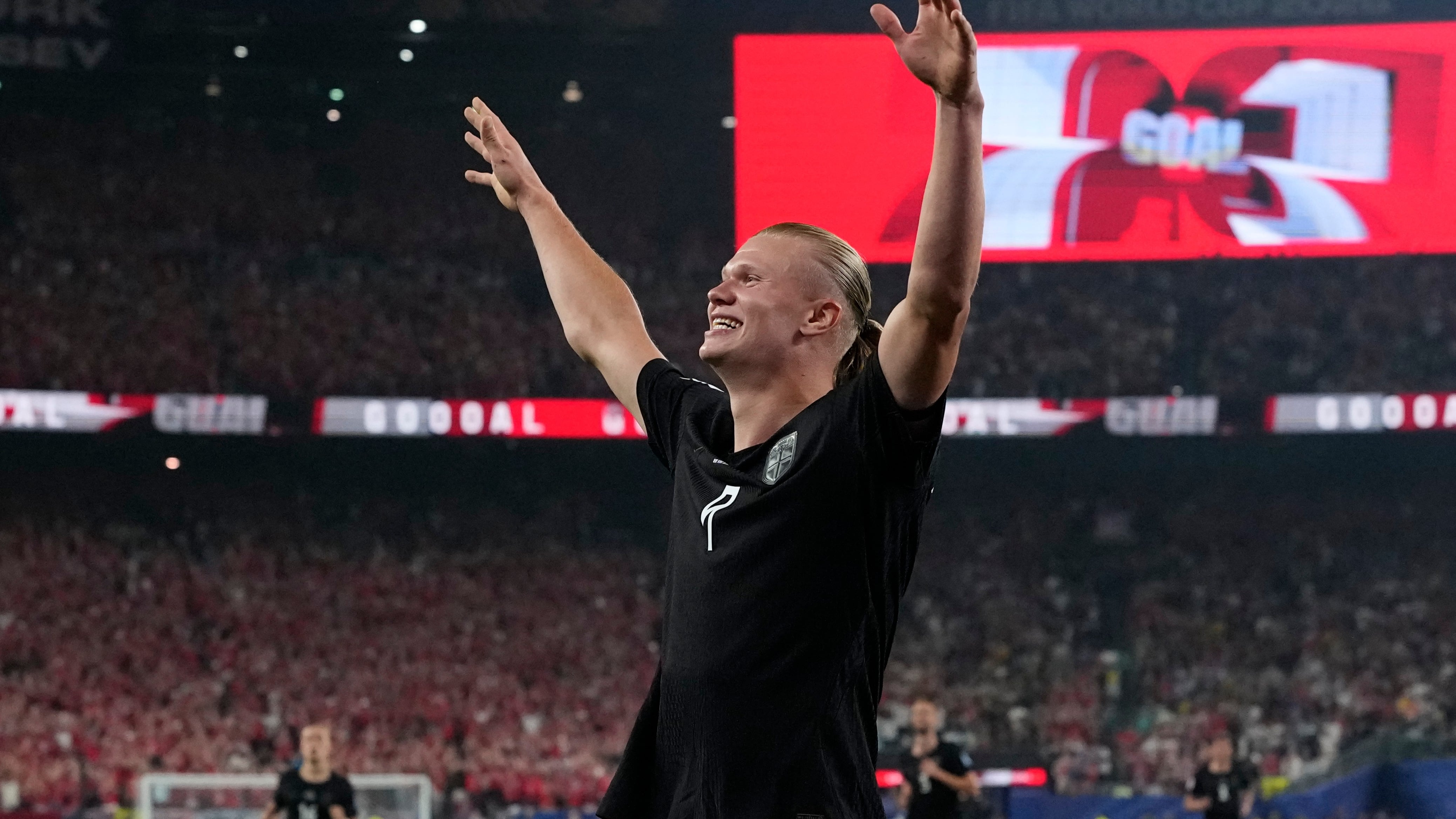 Haaland scores two more goals as Norway beats Senegal to reach World Cup ro