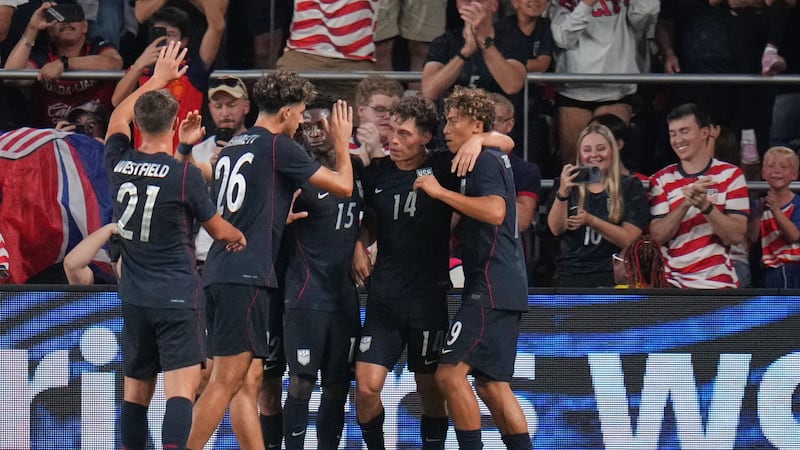 New-look USMNT beats Chile as teens make history