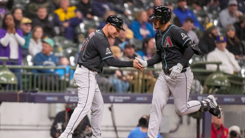 Diamondbacks hit four homers in win over Brewers