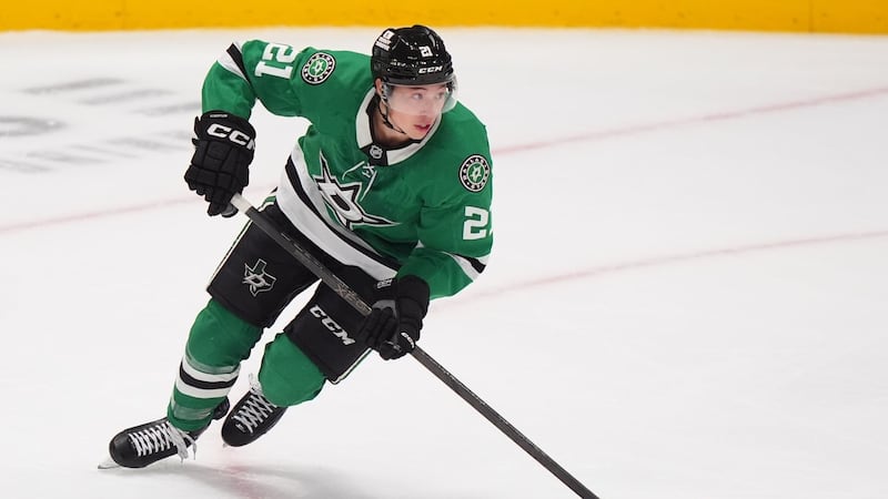 Robertson set for one more season with Stars, who hope for more after $12M deal