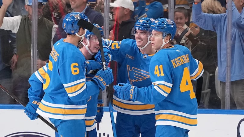 Barron’s four-point night powers Blues past Golden Knights