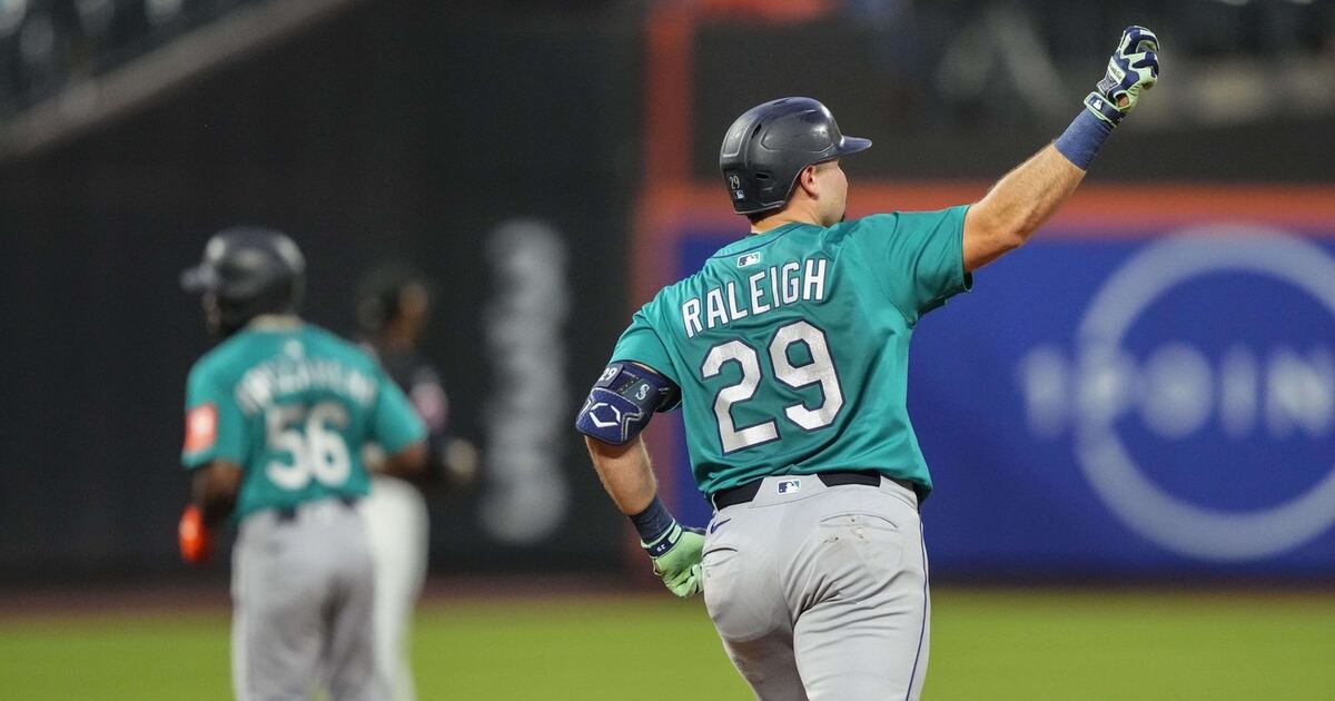 Cal Raleigh hits MLB-leading 46th homer, sparks five-run seventh as ...