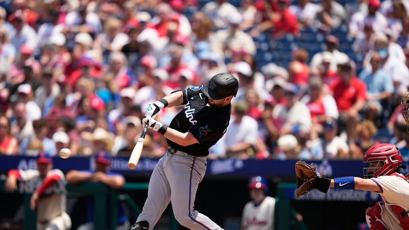 Hicks removed from Marlins’ lineup vs. Giants because of back tightness