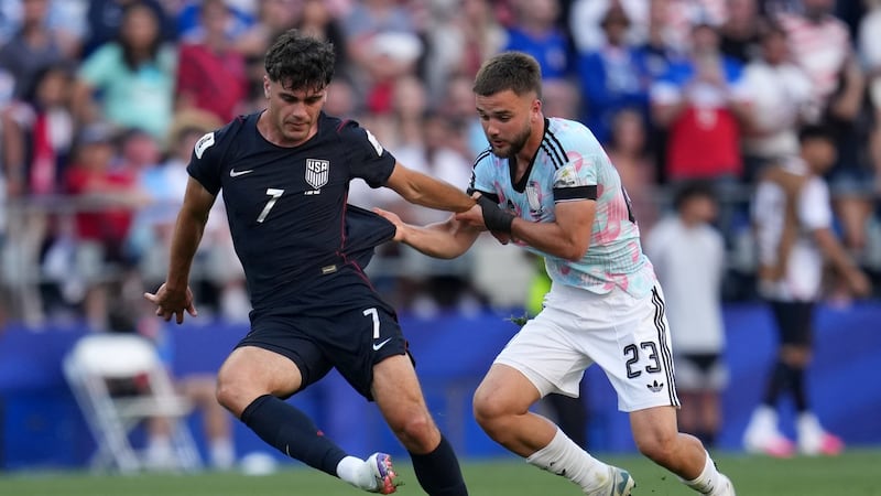 U.S. midfielder Reyna joins French club Strasbourg from Mönchengladbach