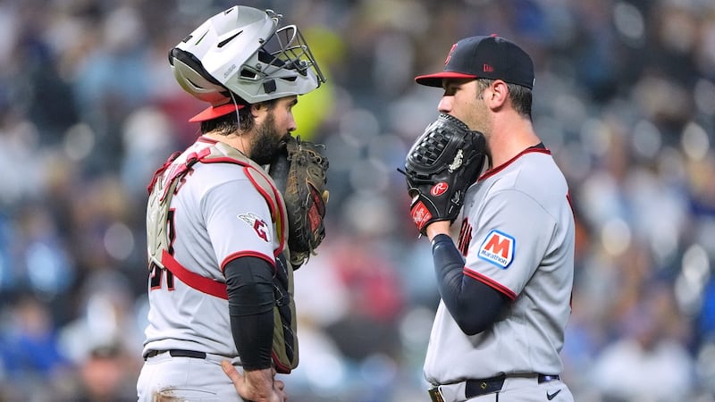 Guardians maintain slim AL Central lead, beat Royals