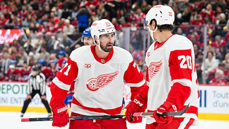 Larkin not among six players included in Red Wings leadership meeting