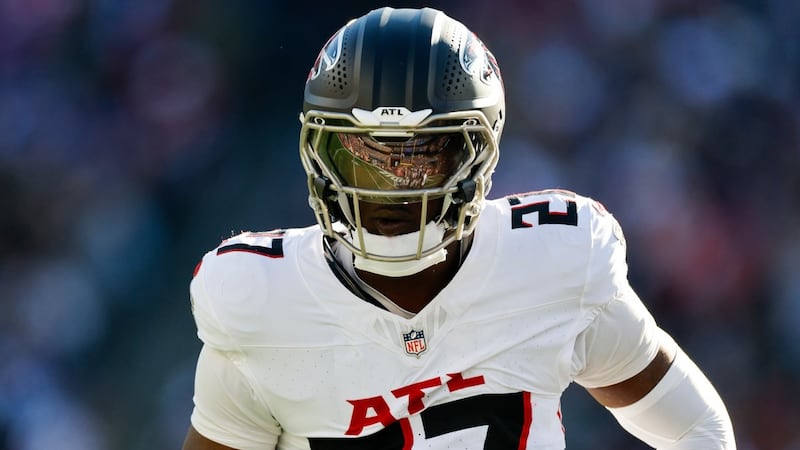 Sacks leader Pearce returns to Falcons for minicamp following tumultuous offseason